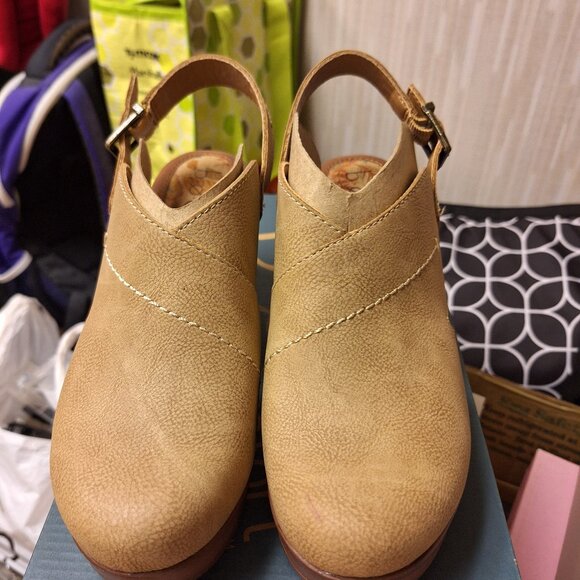Women's B.O.C. Clogs - Size 8M - Picture 1 of 8